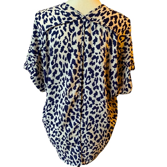 Lush Navy Leopard Hi-Lo Top Small - Picture 2 of 7